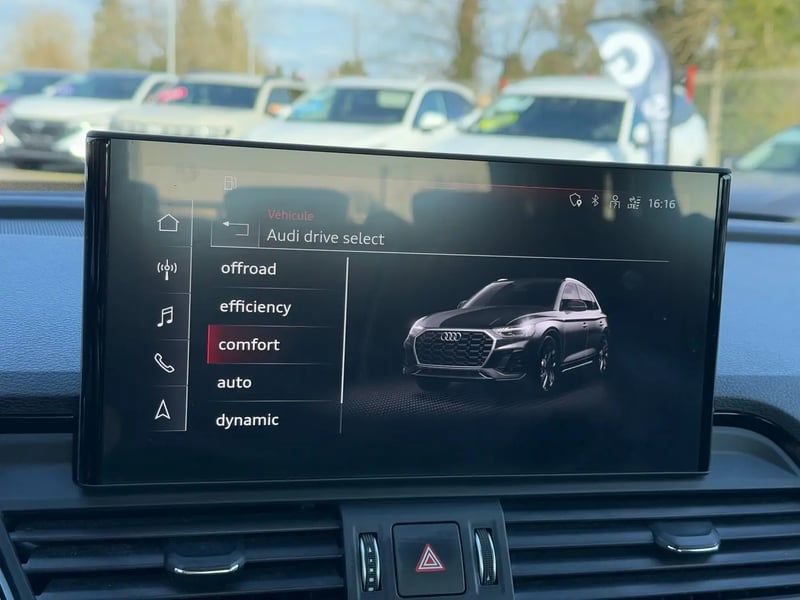 Photo de la voiture AUDI Q5 40 TDI 204 S tronic 7 Quattro S line