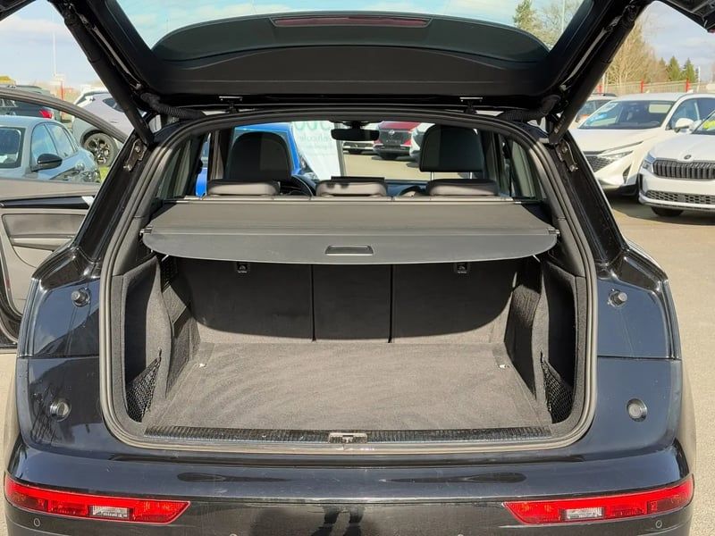 Photo de la voiture AUDI Q5 40 TDI 204 S tronic 7 Quattro S line