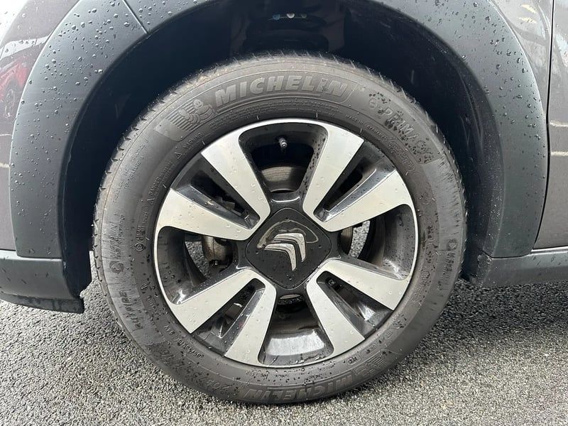 Photo de la voiture CITROEN C3 PureTech 83 S&S BVM5 Shine