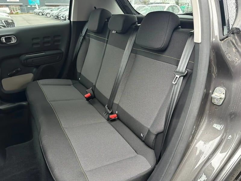 Photo de la voiture CITROEN C3 PureTech 83 S&S BVM5 Shine