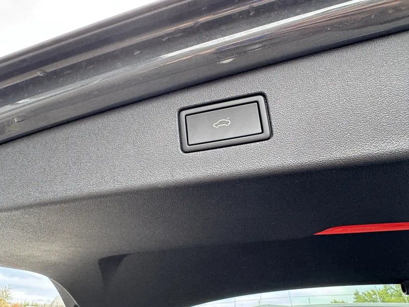 Photo de la voiture VOLKSWAGEN TIGUAN 2.0 TDI 150ch DSG7 R-Line