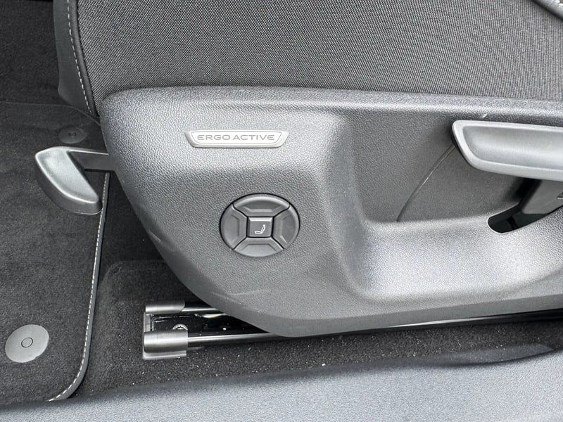 Photo de la voiture VOLKSWAGEN TIGUAN 2.0 TDI 150ch DSG7 R-Line