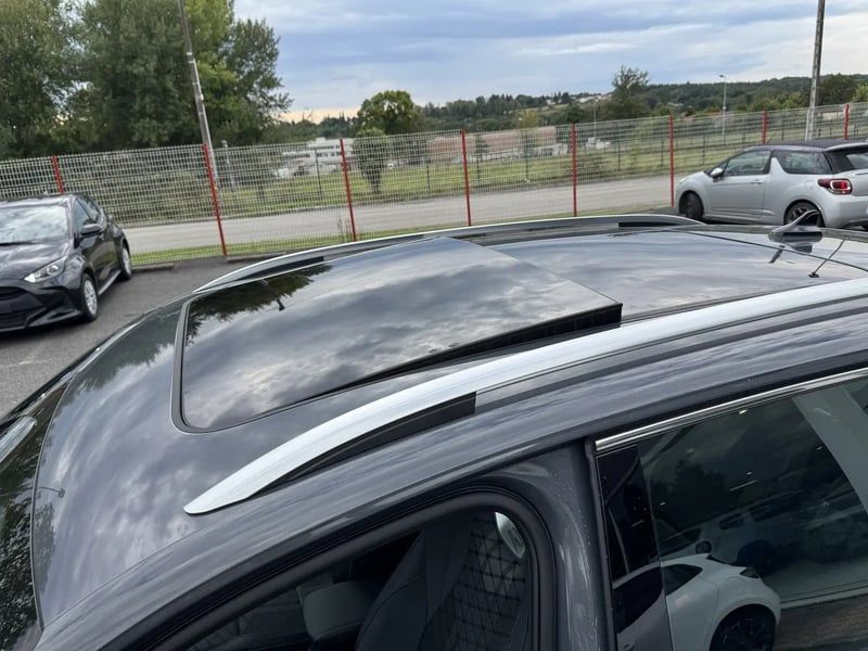 Photo de la voiture VOLKSWAGEN TIGUAN 2.0 TDI 150ch DSG7 R-Line