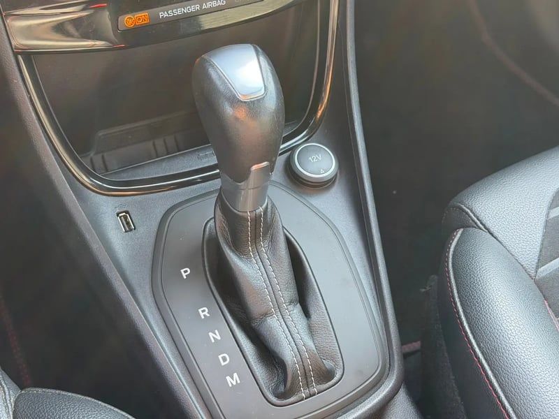 Photo de la voiture FORD PUMA 1.0 EcoBoost 155 ch mHEV S&S DCT7 ST-Line X