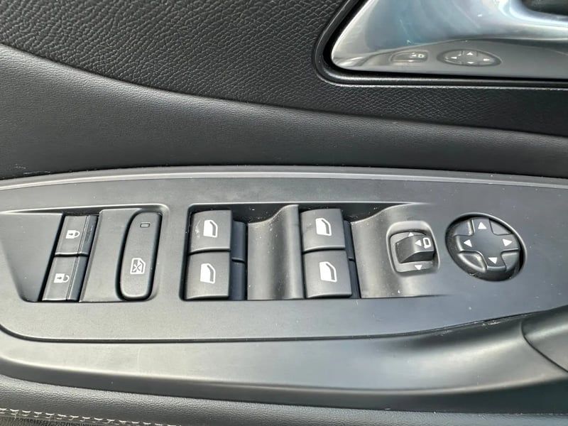 Photo de la voiture PEUGEOT 308 PureTech 130ch S&S BVM6 Allure
