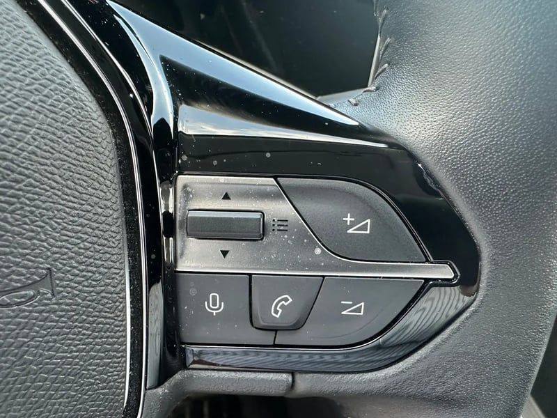 Photo de la voiture PEUGEOT 308 PureTech 130ch S&S BVM6 Allure