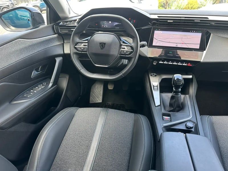 Photo de la voiture PEUGEOT 308 PureTech 130ch S&S BVM6 Allure