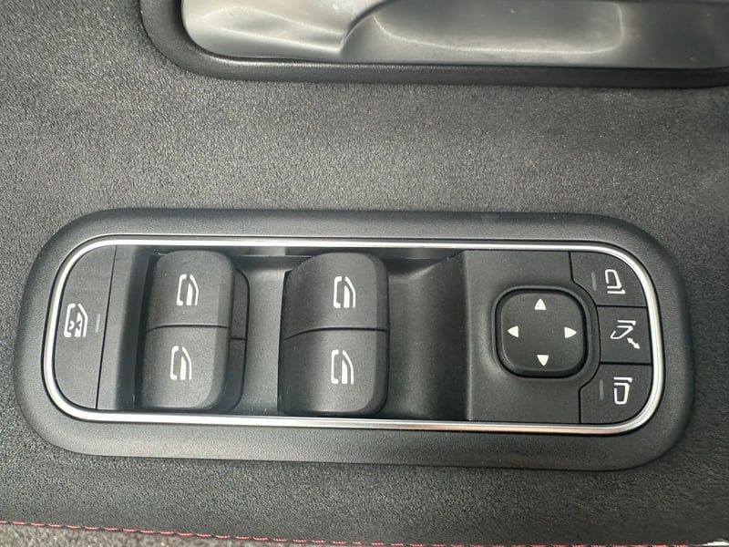 Photo de la voiture MERCEDES-BENZ CLASSE A 200 d AMG Line