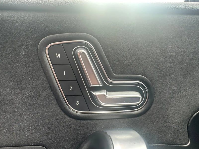 Photo de la voiture MERCEDES-BENZ CLASSE A 200 d AMG Line