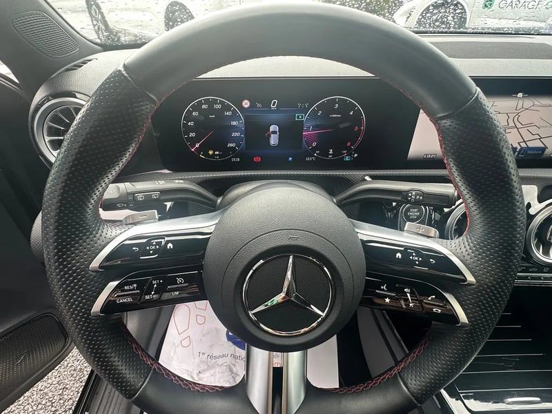 Photo de la voiture MERCEDES-BENZ CLASSE A 200 d AMG Line
