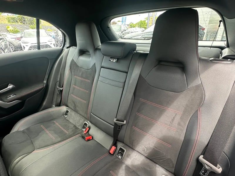 Photo de la voiture MERCEDES-BENZ CLASSE A 200 d AMG Line