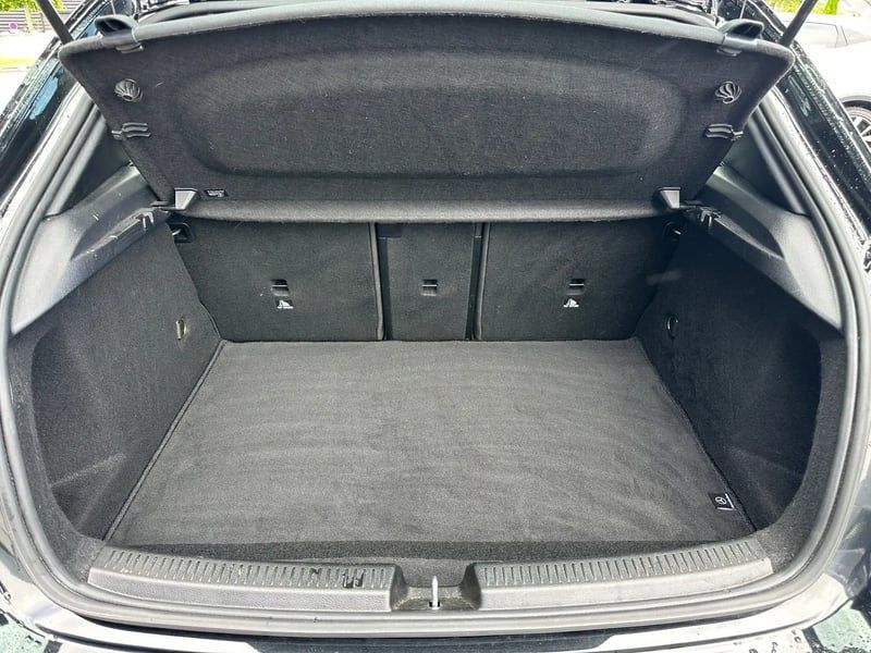 Photo de la voiture MERCEDES-BENZ CLASSE A 200 d AMG Line