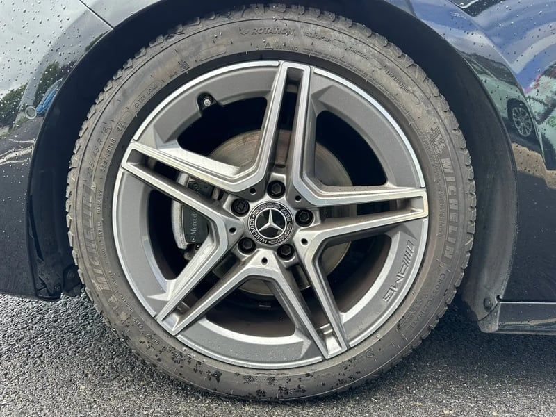 Photo de la voiture MERCEDES-BENZ CLASSE A 200 d AMG Line