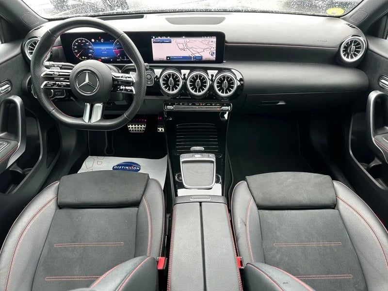 Photo de la voiture MERCEDES-BENZ CLASSE A 200 d AMG Line