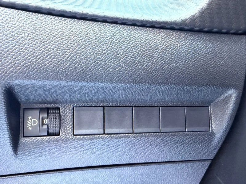 Photo de la voiture PEUGEOT 208 100 S&S BVM6 Allure
