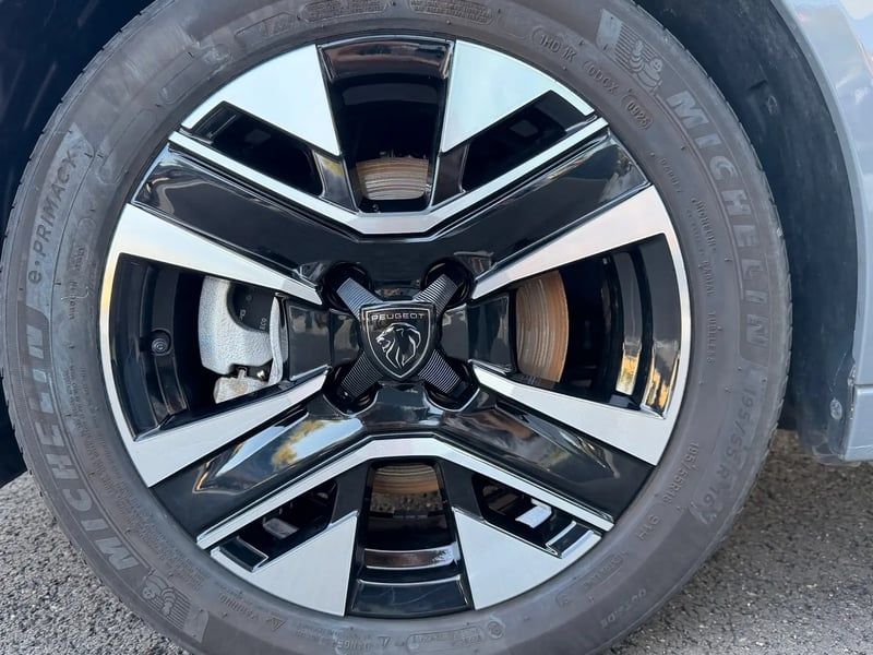 Photo de la voiture PEUGEOT 208 100 S&S BVM6 Allure