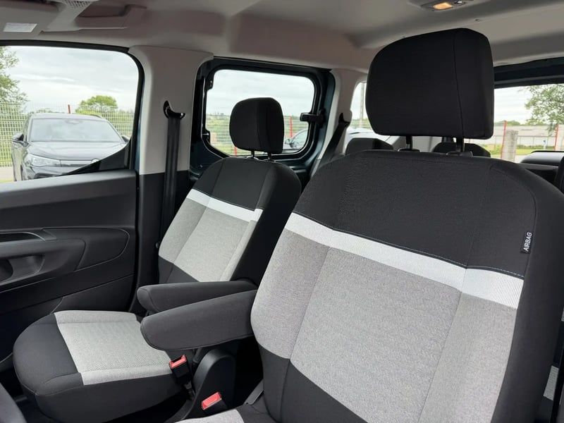 Photo de la voiture CITROEN E-BERLINGO Taille M 136 ch 54 kWh Plus