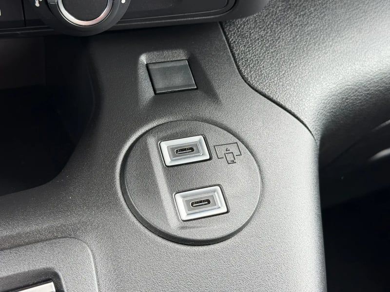 Photo de la voiture CITROEN E-BERLINGO Taille M 136 ch 54 kWh Plus