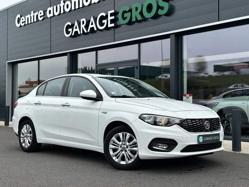Photo de la voiture FIAT TIPO 1.6 MultiJet 120 ch Easy