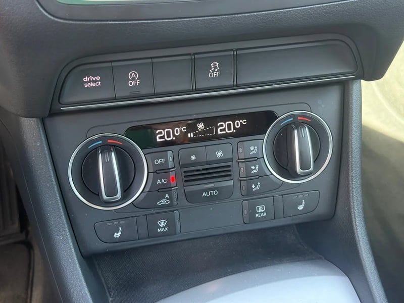 Photo de la voiture AUDI Q3 1.4 TFSI COD 150 ch S tronic 6 S line