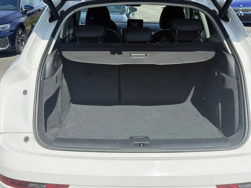 Photo de la voiture AUDI Q3 1.4 TFSI COD 150 ch S tronic 6 S line