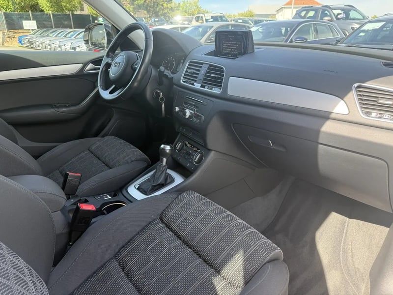 Photo de la voiture AUDI Q3 1.4 TFSI COD 150 ch S tronic 6 S line