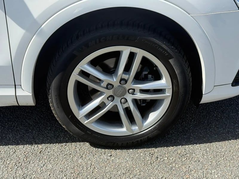 Photo de la voiture AUDI Q3 1.4 TFSI COD 150 ch S tronic 6 S line