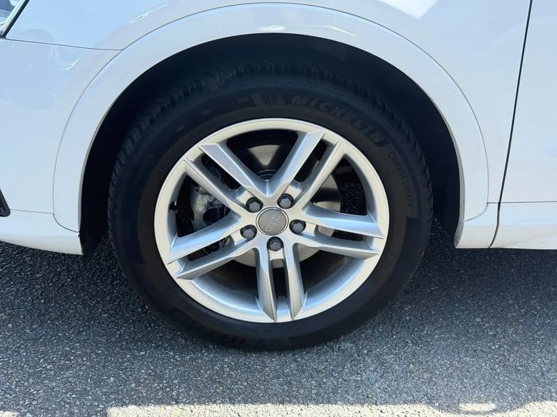 Photo de la voiture AUDI Q3 1.4 TFSI COD 150 ch S tronic 6 S line