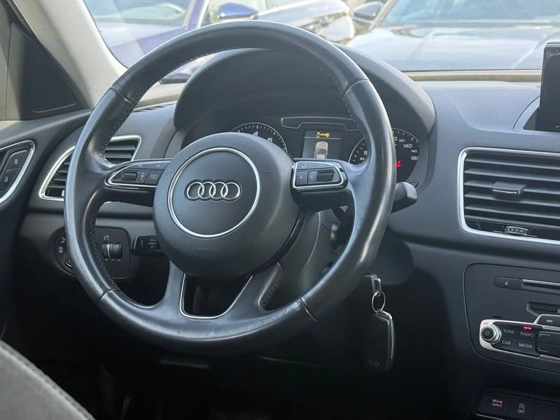 Photo de la voiture AUDI Q3 1.4 TFSI COD 150 ch S tronic 6 S line