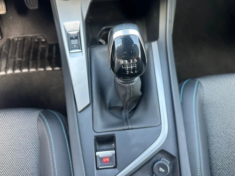 Photo de la voiture PEUGEOT 308 PureTech 130ch S&S BVM6 Allure