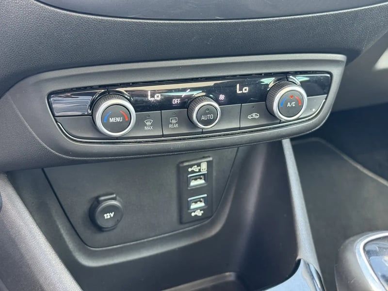 Photo de la voiture OPEL CROSSLAND X 1.2 Turbo 130 ch Innovation