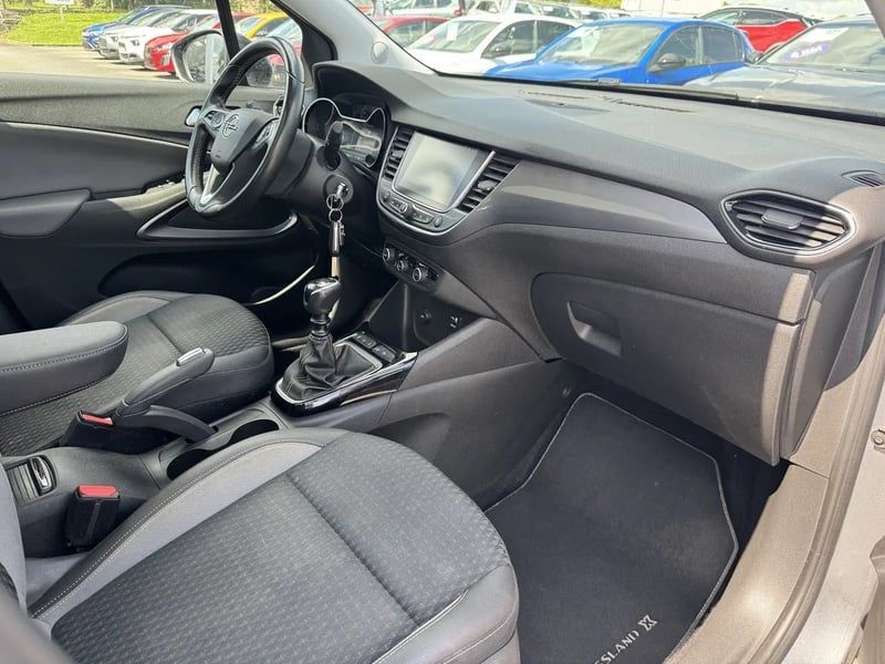 Photo de la voiture OPEL CROSSLAND X 1.2 Turbo 130 ch Innovation