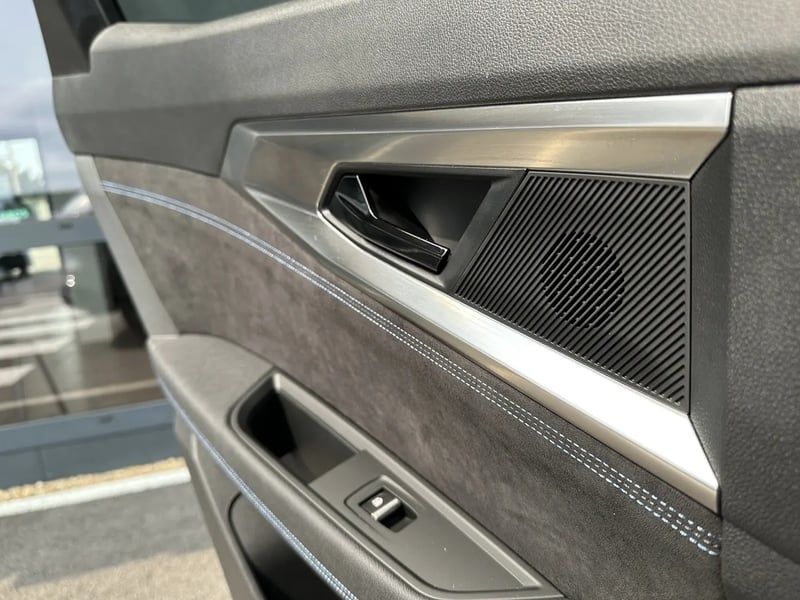 Photo de la voiture RENAULT AUSTRAL E-Tech hybrid 200 Iconic esprit Alpine