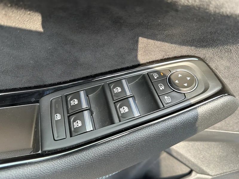 Photo de la voiture RENAULT AUSTRAL E-Tech hybrid 200 Iconic esprit Alpine