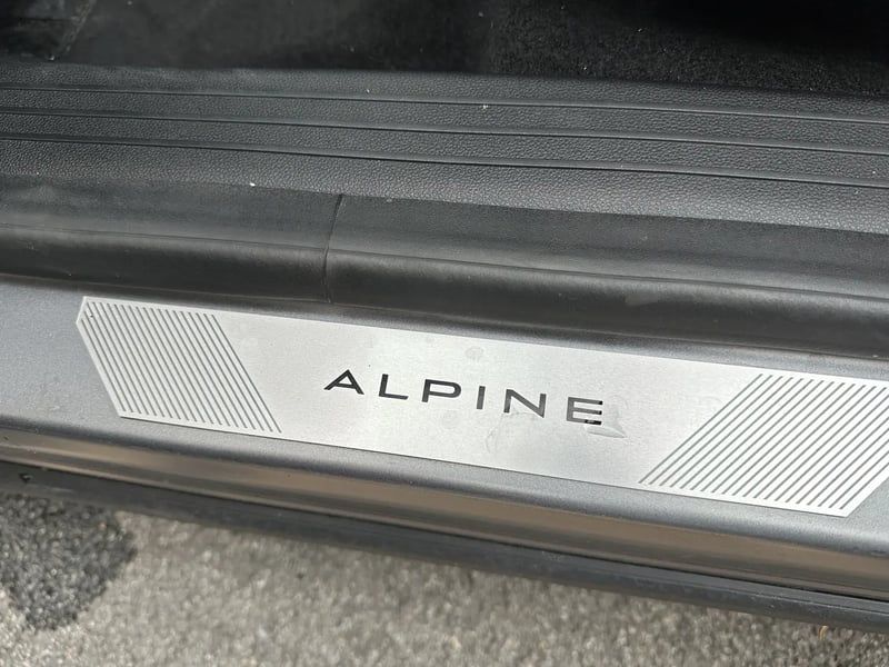 Photo de la voiture RENAULT AUSTRAL E-Tech hybrid 200 Iconic esprit Alpine