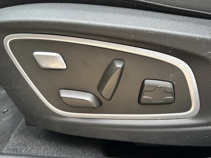 Photo de la voiture RENAULT AUSTRAL E-Tech hybrid 200 Iconic esprit Alpine