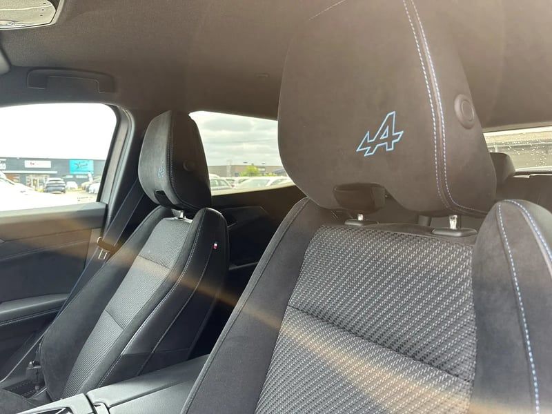 Photo de la voiture RENAULT AUSTRAL E-Tech hybrid 200 Iconic esprit Alpine