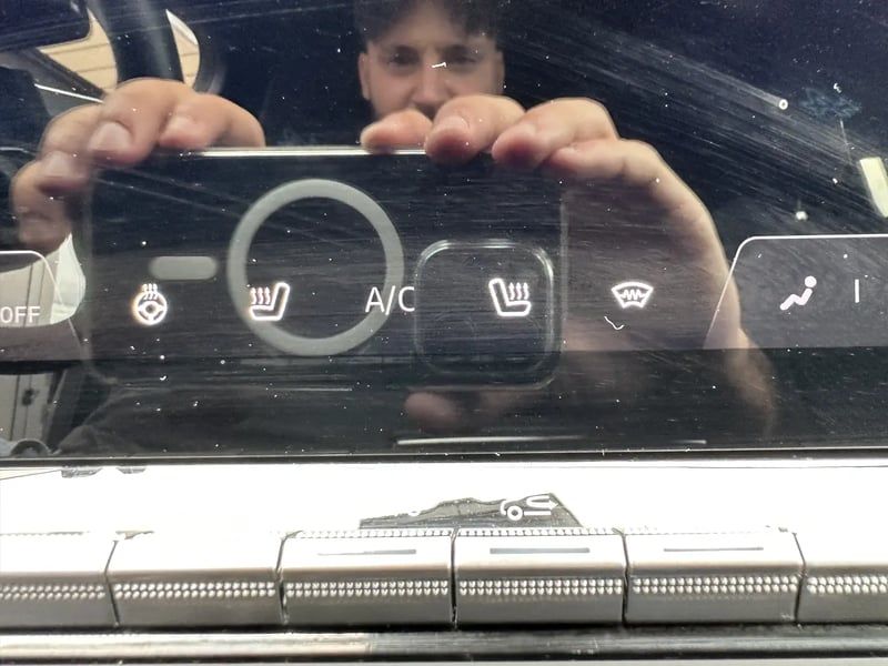 Photo de la voiture RENAULT AUSTRAL E-Tech hybrid 200 Iconic esprit Alpine