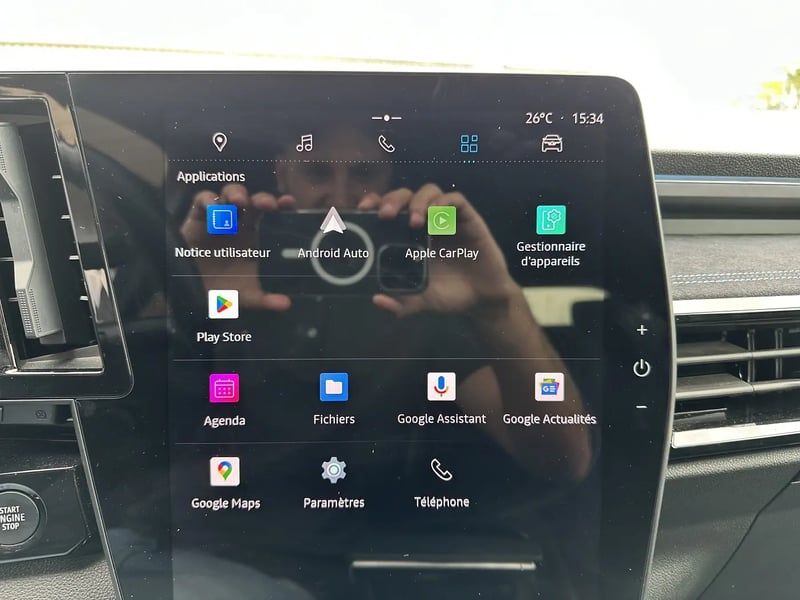 Photo de la voiture RENAULT AUSTRAL E-Tech hybrid 200 Iconic esprit Alpine