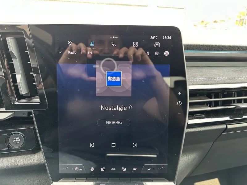 Photo de la voiture RENAULT AUSTRAL E-Tech hybrid 200 Iconic esprit Alpine