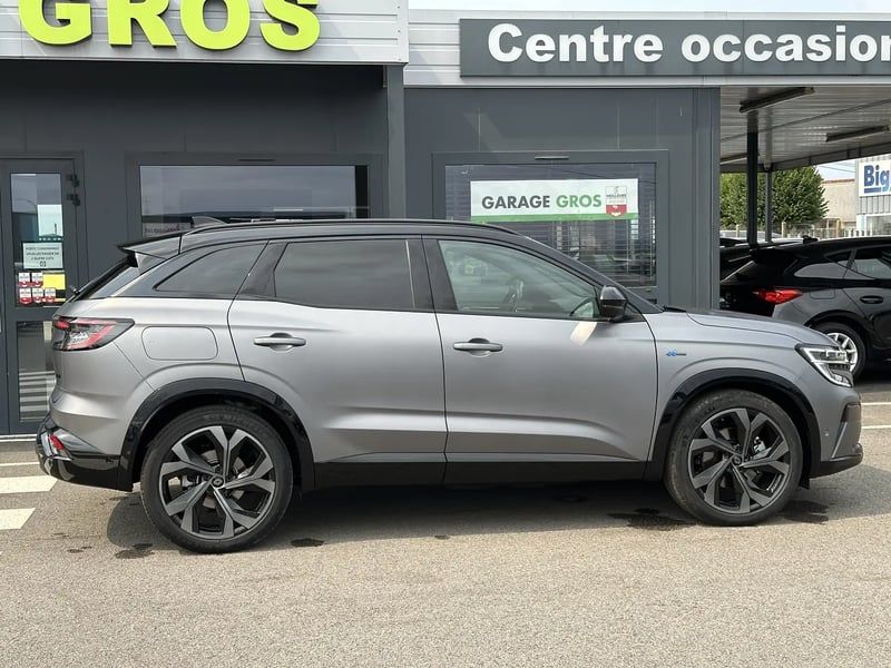 Photo de la voiture RENAULT AUSTRAL E-Tech hybrid 200 Iconic esprit Alpine