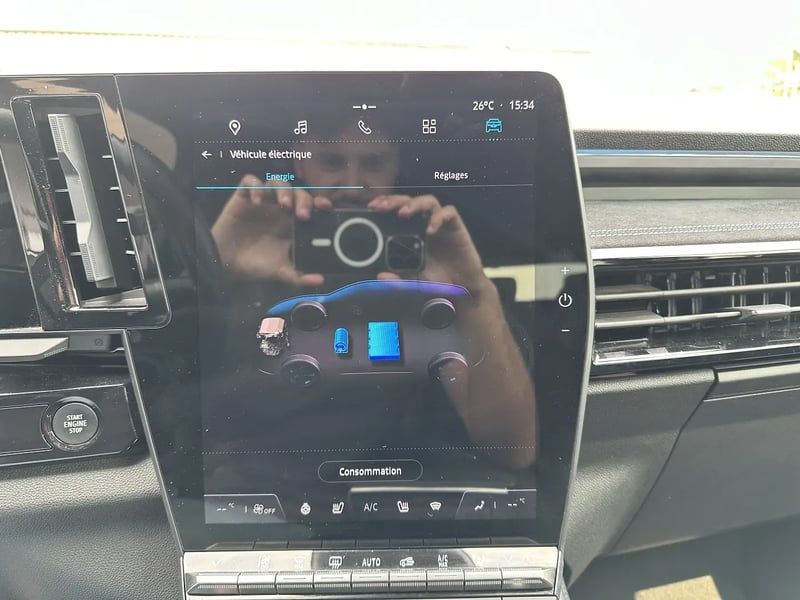Photo de la voiture RENAULT AUSTRAL E-Tech hybrid 200 Iconic esprit Alpine