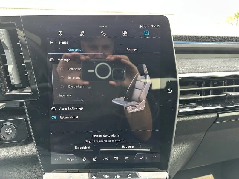 Photo de la voiture RENAULT AUSTRAL E-Tech hybrid 200 Iconic esprit Alpine