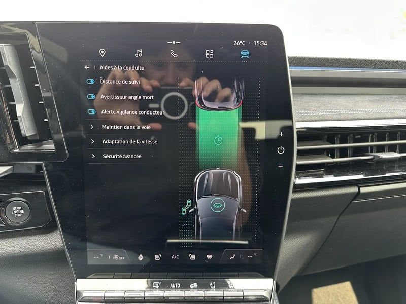 Photo de la voiture RENAULT AUSTRAL E-Tech hybrid 200 Iconic esprit Alpine