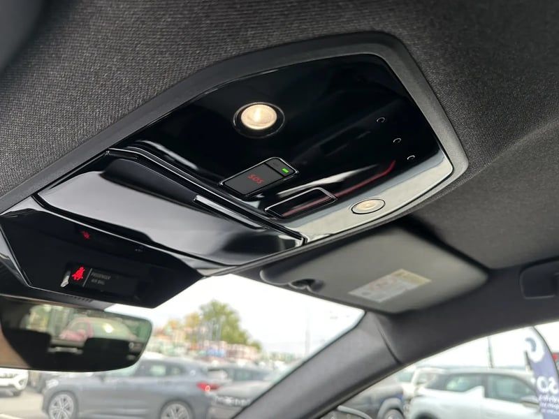 Photo de la voiture RENAULT AUSTRAL E-Tech hybrid 200 Iconic esprit Alpine