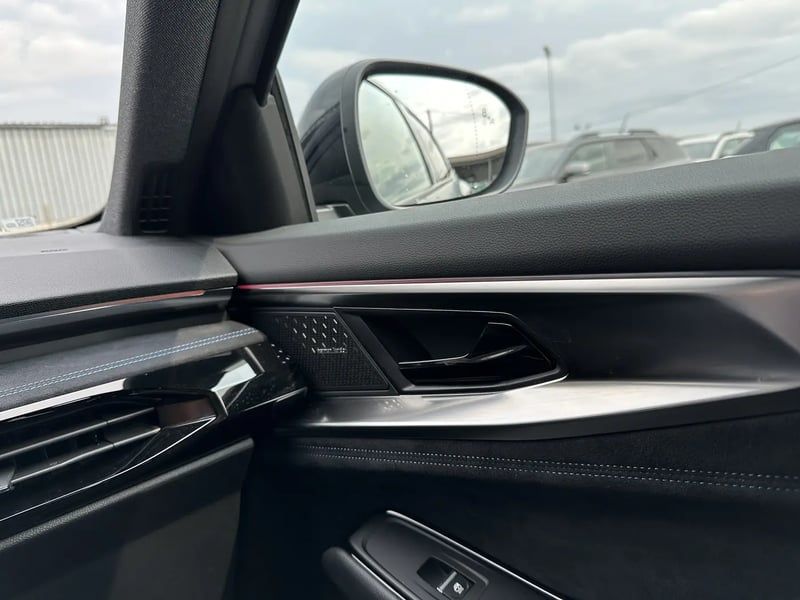 Photo de la voiture RENAULT AUSTRAL E-Tech hybrid 200 Iconic esprit Alpine