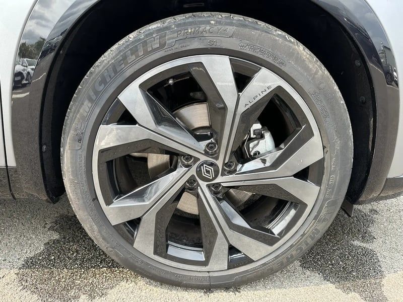 Photo de la voiture RENAULT AUSTRAL E-Tech hybrid 200 Iconic esprit Alpine