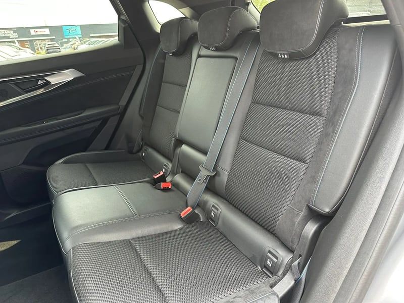 Photo de la voiture RENAULT AUSTRAL E-Tech hybrid 200 Iconic esprit Alpine