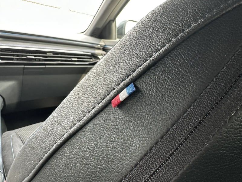 Photo de la voiture RENAULT AUSTRAL E-Tech hybrid 200 Iconic esprit Alpine