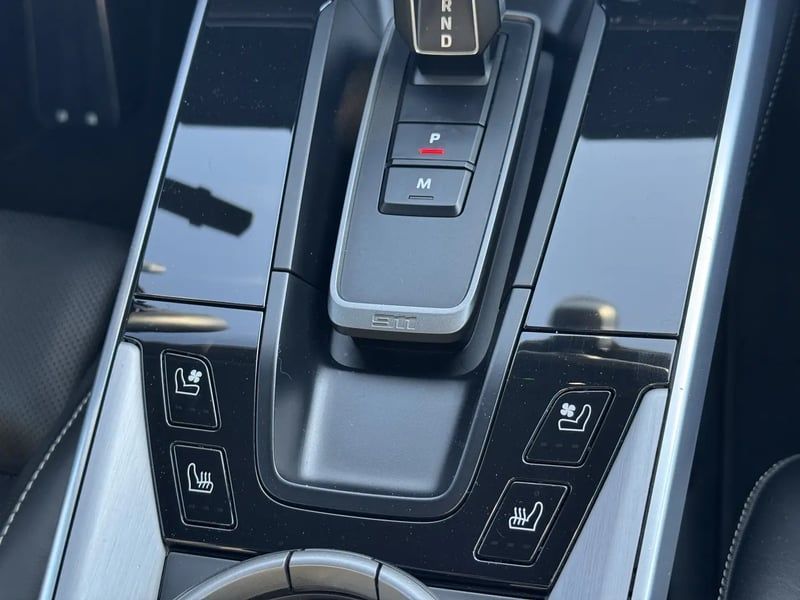 Photo de la voiture PORSCHE 911 TURBO S Coupe 3.8i 650 PDK